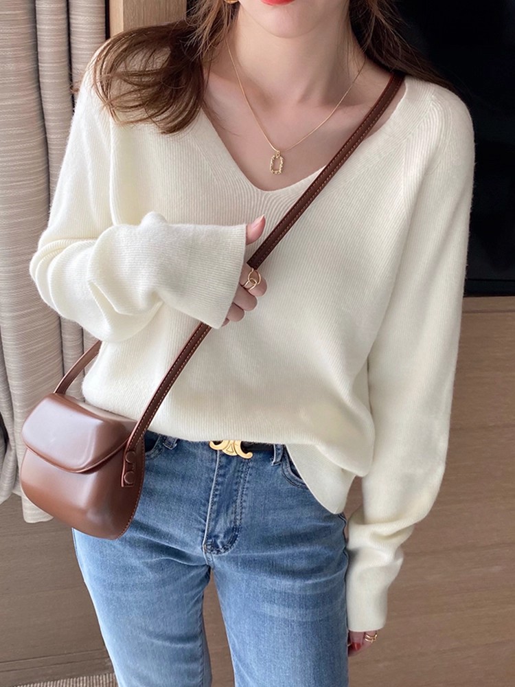 Korean V-Neck Knit Sweater for Women 2026 Fall Winter Base Layer Loose Slimming Top